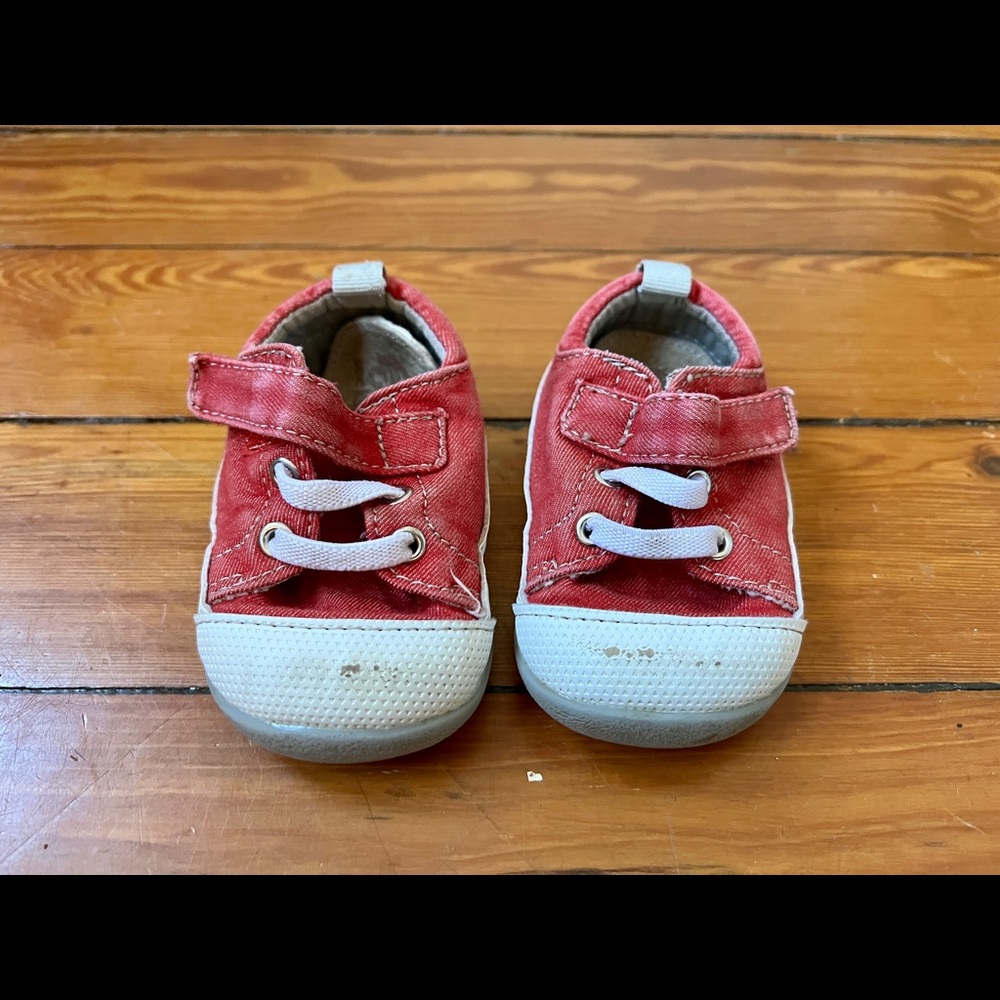 See Kai Run Red Shoes Sz 4